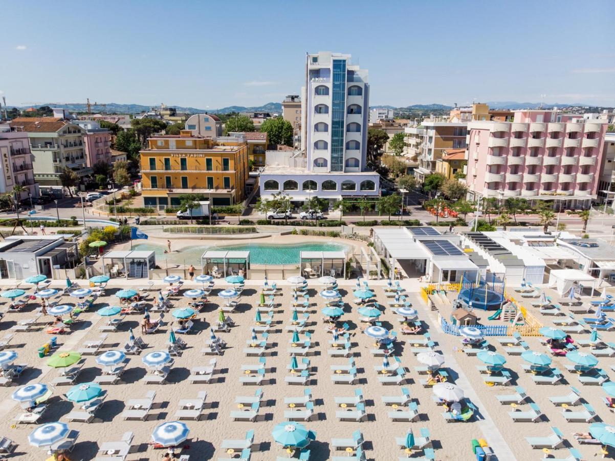 Hotel Alexandra - Beach Front - Healthy Xxl Breakfast & Brunch Until 12 30 - Parking Included Misano Adriatico Exterior foto