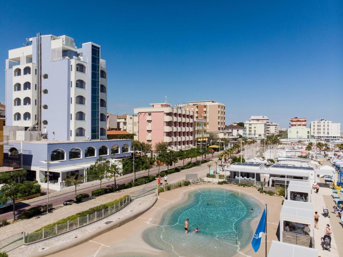 Hotel Alexandra - Beach Front - Healthy Xxl Breakfast & Brunch Until 12 30 - Parking Included Misano Adriatico Exterior foto