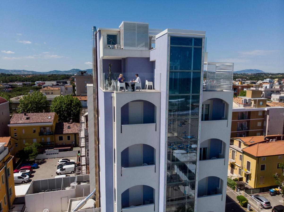 Hotel Alexandra - Beach Front - Healthy Xxl Breakfast & Brunch Until 12 30 - Parking Included Misano Adriatico Exterior foto